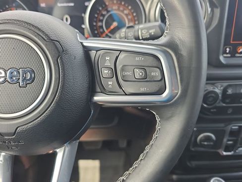 Used 2021 Jeep Wrangler Unlimited Sahara AWD/4WD image 18