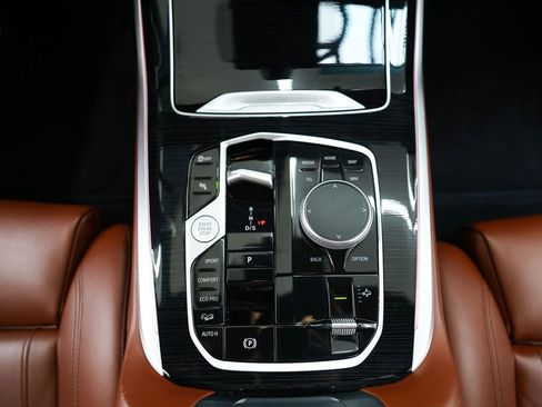 Used 2023 BMW X7 xDrive40i w/ M Sport Package AWD/4WD image 28