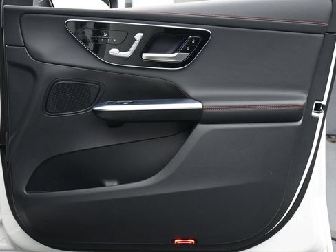 Used 2024 Mercedes-Benz GLC 43 AMG 4MATIC image 25
