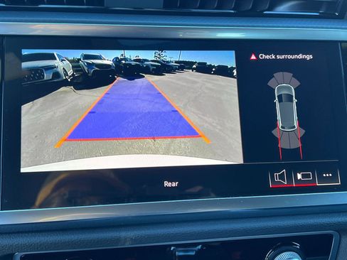 New 2025 Audi Q3 2.0T Premium image 22