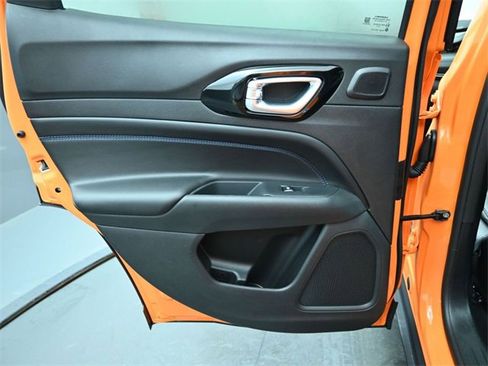 New 2026 Jeep Compass Latitude w/ Sun and Sound Group image 14