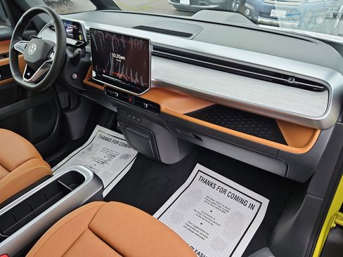 New 2025 Volkswagen ID. Buzz Pro S Plus image 31