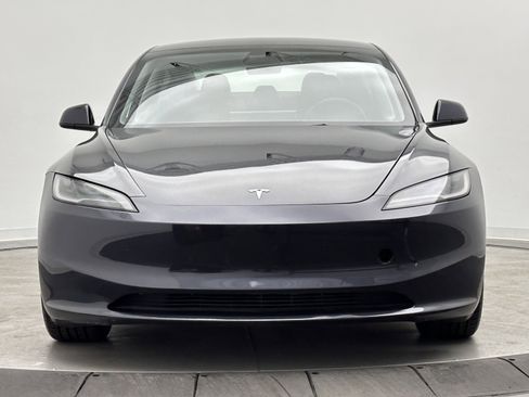 Used 2025 Tesla Model 3 RWD image 2