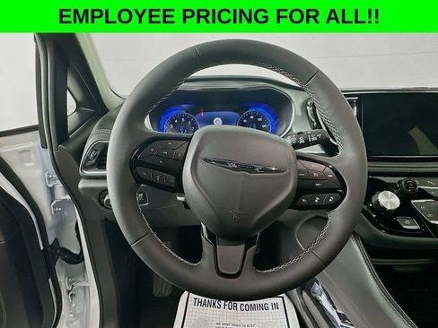 New 2026 Chrysler Pacifica Limited w/ S Appearance Package image 12