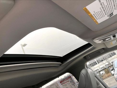 Used 2022 Toyota Highlander XLE image 21