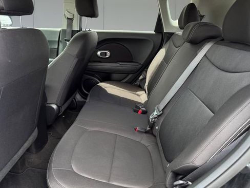 Used 2016 Kia Soul FWD image 10