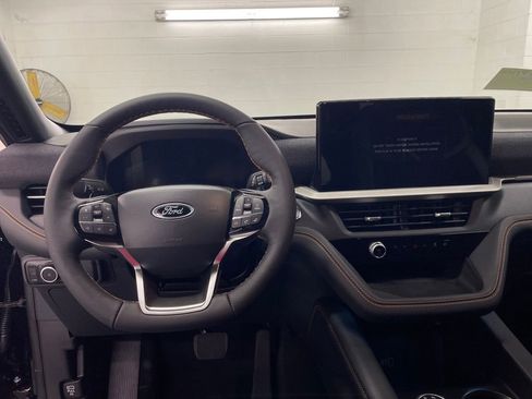 New 2026 Ford Explorer Tremor w/ Tremor Convenience Package image 8