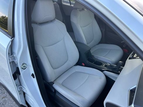Used 2023 Toyota Corolla Cross L FWD image 16