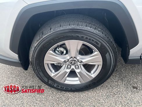 Used 2025 Toyota RAV4 XLE AWD/4WD image 37