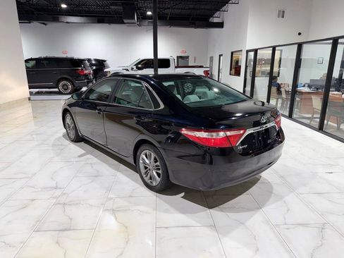 Used 2017 Toyota Camry LE FWD image 10