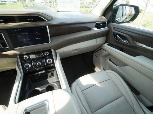 Used 2021 GMC Yukon Denali w/ Denali Ultimate Package image 14