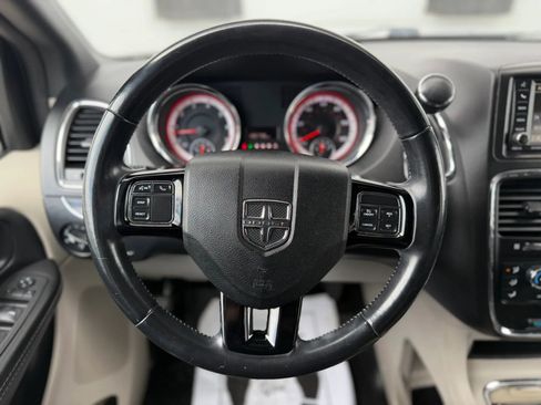 Used 2018 Dodge Grand Caravan SXT FWD image 23