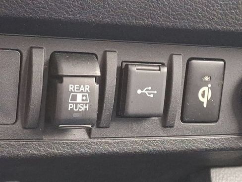 Used 2020 Toyota Tacoma TRD Off-Road AWD/4WD image 26