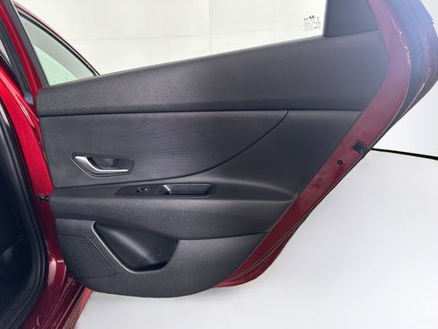 Used 2024 Hyundai Elantra SEL FWD image 29