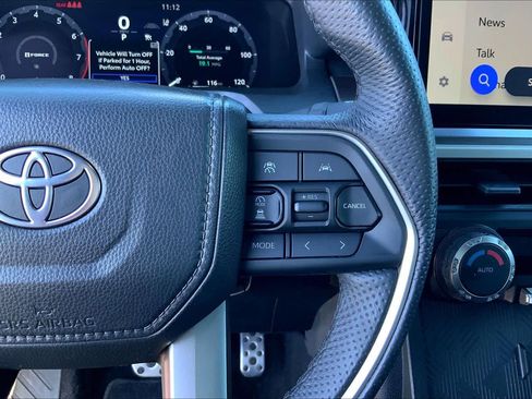 Used 2025 Toyota Tacoma TRD Sport AWD/4WD image 25