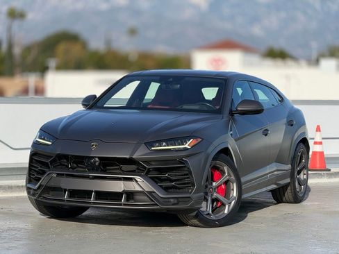 Used 2022 Lamborghini Urus image 1