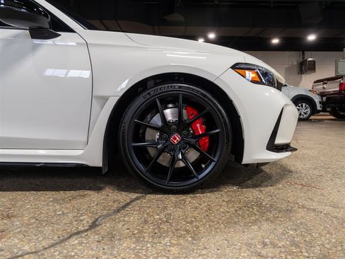 Used 2023 Honda Civic Type R image 8