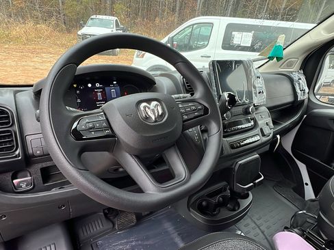 Used 2025 RAM ProMaster 2500 w/ Premium Convenience Group image 20