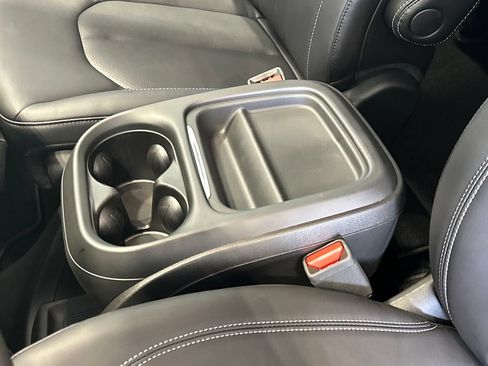New 2027 Chrysler Pacifica Select AWD/4WD image 28