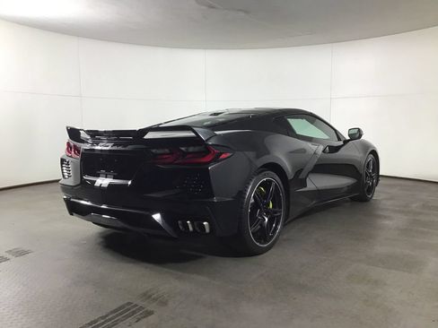 Used 2021 Chevrolet Corvette Stingray Preferred Cpe w/ Z51 Performance Package RWD image 7