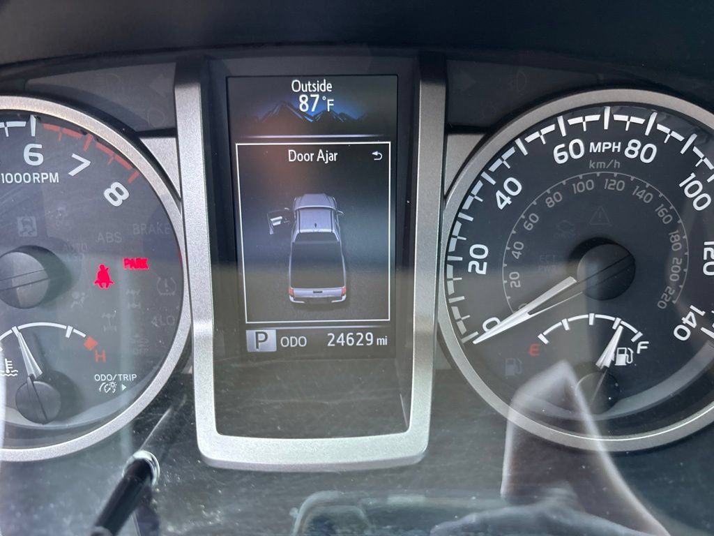 Used 2019 Toyota Tacoma SR5 RWD image 19