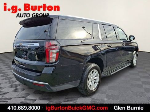 Used 2022 Chevrolet Suburban LT image 6
