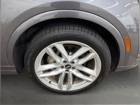 Used 2018 Audi Q7 3.0T Prestige w/ Prestige Package image 18