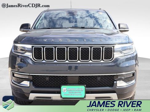 Used 2023 Jeep Wagoneer L Series II image 7