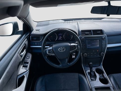Used 2017 Toyota Camry SE image 18