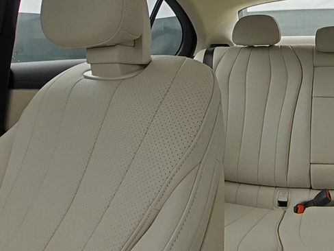 Used 2025 Mercedes-Benz E 450 4MATIC Sedan image 34
