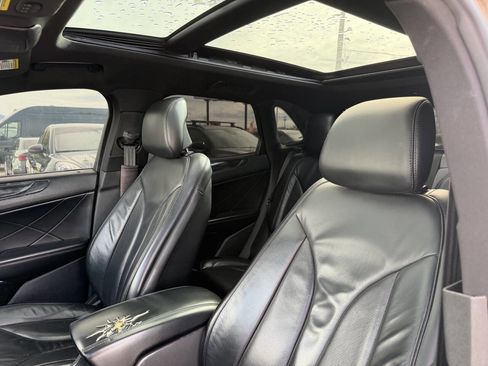 Used 2017 Lincoln MKC Select image 31