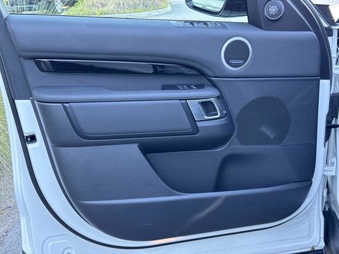 Certified 2025 Land Rover Discovery S image 19