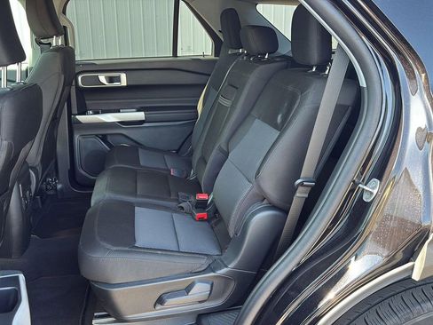 Used 2023 Ford Explorer XLT image 21