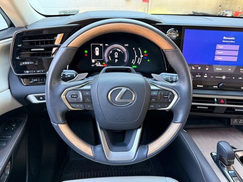 Certified 2024 Lexus RX 350h w/ Convenience Package image 17