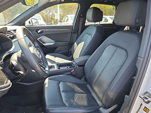 Used 2024 Audi Q3 2.0T Premium w/ Convenience Package AWD/4WD image 16