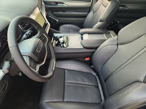 New 2026 Jeep Grand Wagoneer Limited AWD/4WD image 8