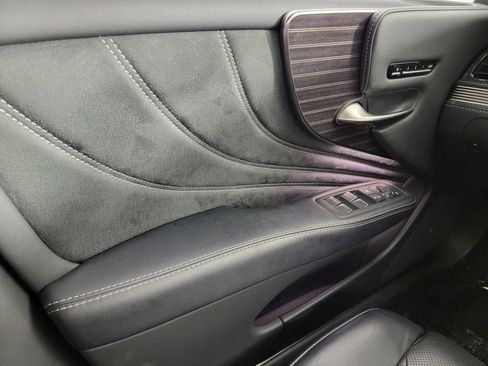 Used 2018 Lexus LS 500h AWD w/ Accessory Package (Z2) image 34