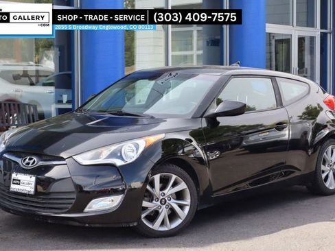 Used 2017 Hyundai Veloster image 1