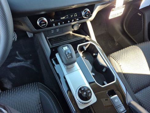 New 2026 Mitsubishi Outlander ES FWD image 38