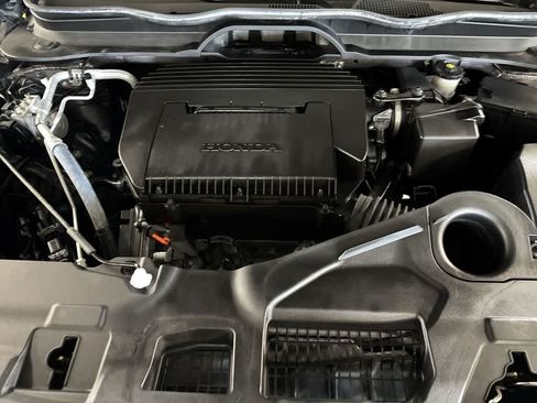 Used 2024 Honda Pilot Touring image 12