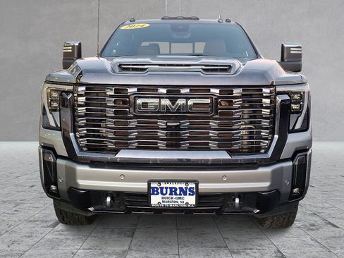 Used 2024 GMC Sierra 2500 Denali Ultimate w/ Snow Plow Prep/Camper Package image 3