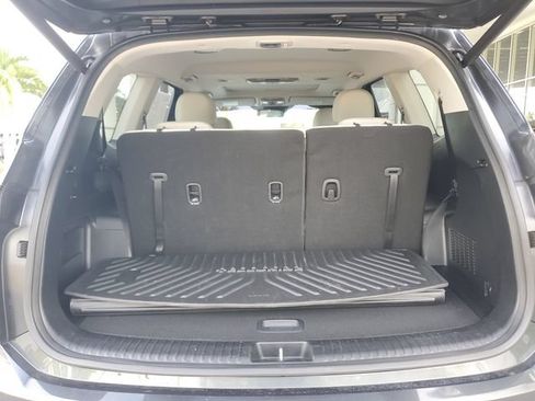 Certified 2023 Kia Telluride EX w/ EX Captain's Chair Package FWD image 6