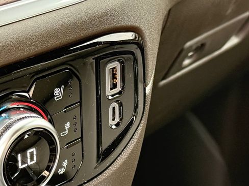 New 2026 GMC Sierra 2500 SLT w/ SLT Premium Package AWD/4WD image 34