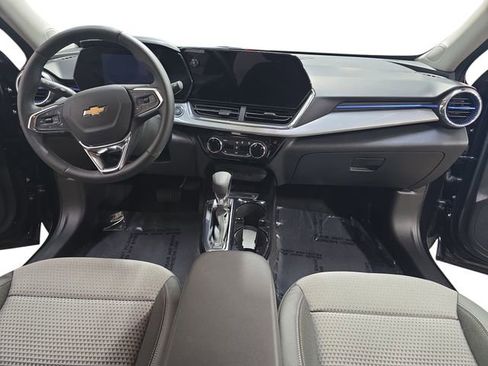 Used 2024 Chevrolet Trax LT w/ Driver Confidence Package image 13