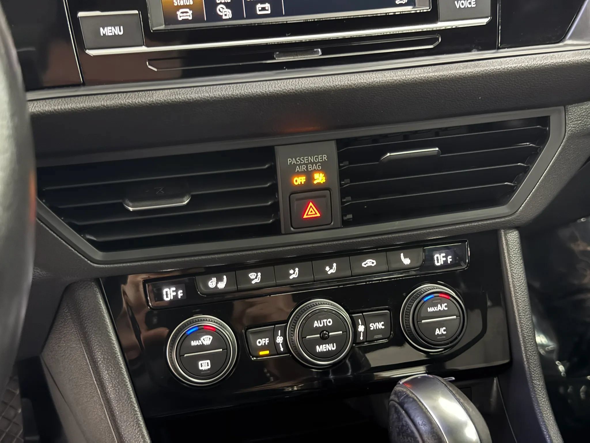 Used 2021 Volkswagen Jetta R-Line w/ R-Line Cold Weather Package FWD image 19