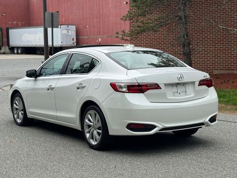 Used 2017 Acura ILX FWD image 4