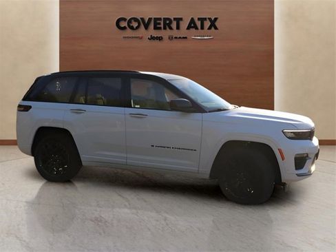 New 2025 Jeep Grand Cherokee Summit image 6
