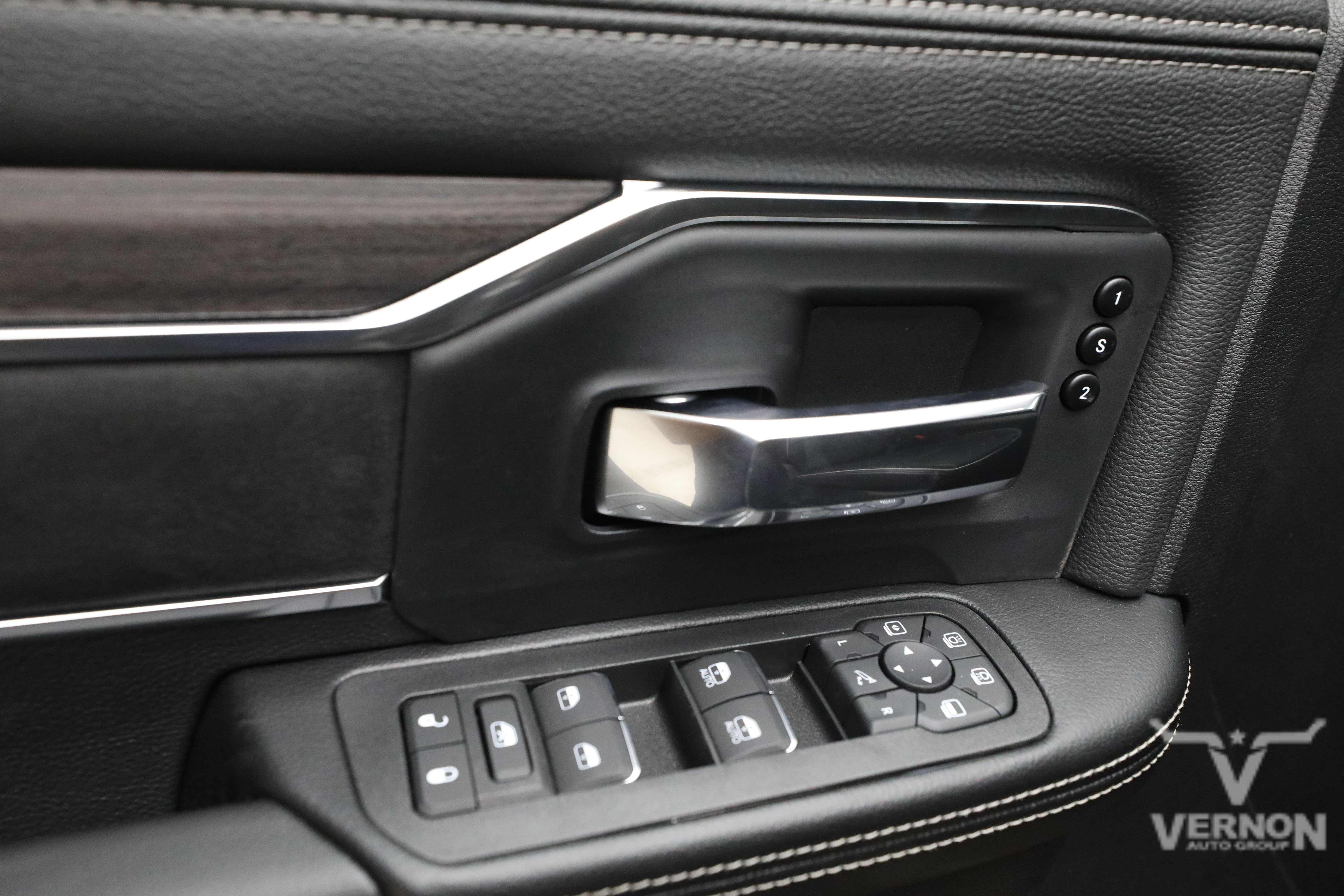 New 2027 RAM 3500 Laramie AWD/4WD image 15