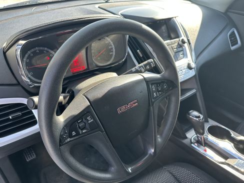 Used 2017 GMC Terrain SLE image 13