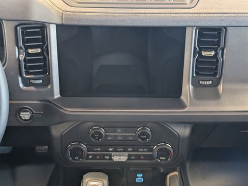 New 2025 Ford Bronco Badlands image 15